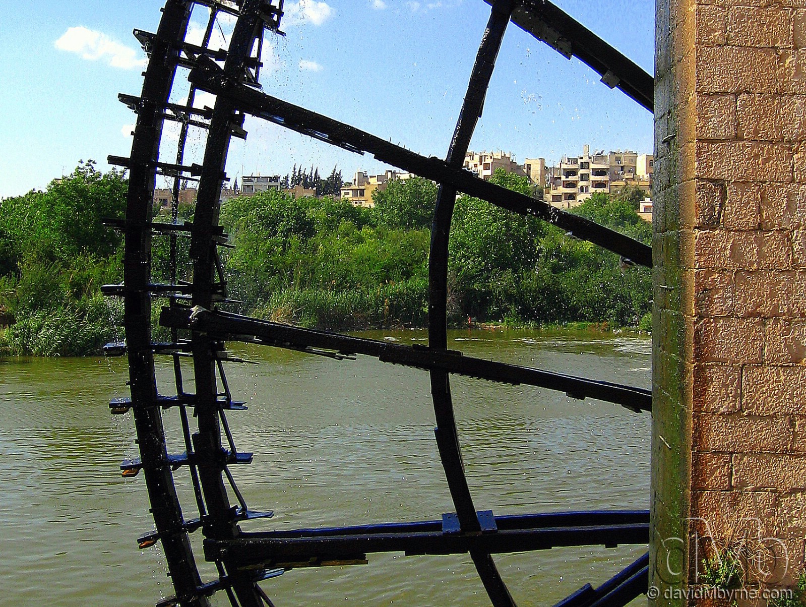 One of the 17 remaining norias (‘wheels of pots’) on the Orontes river in Hama, Syria. May 6th, 2008.