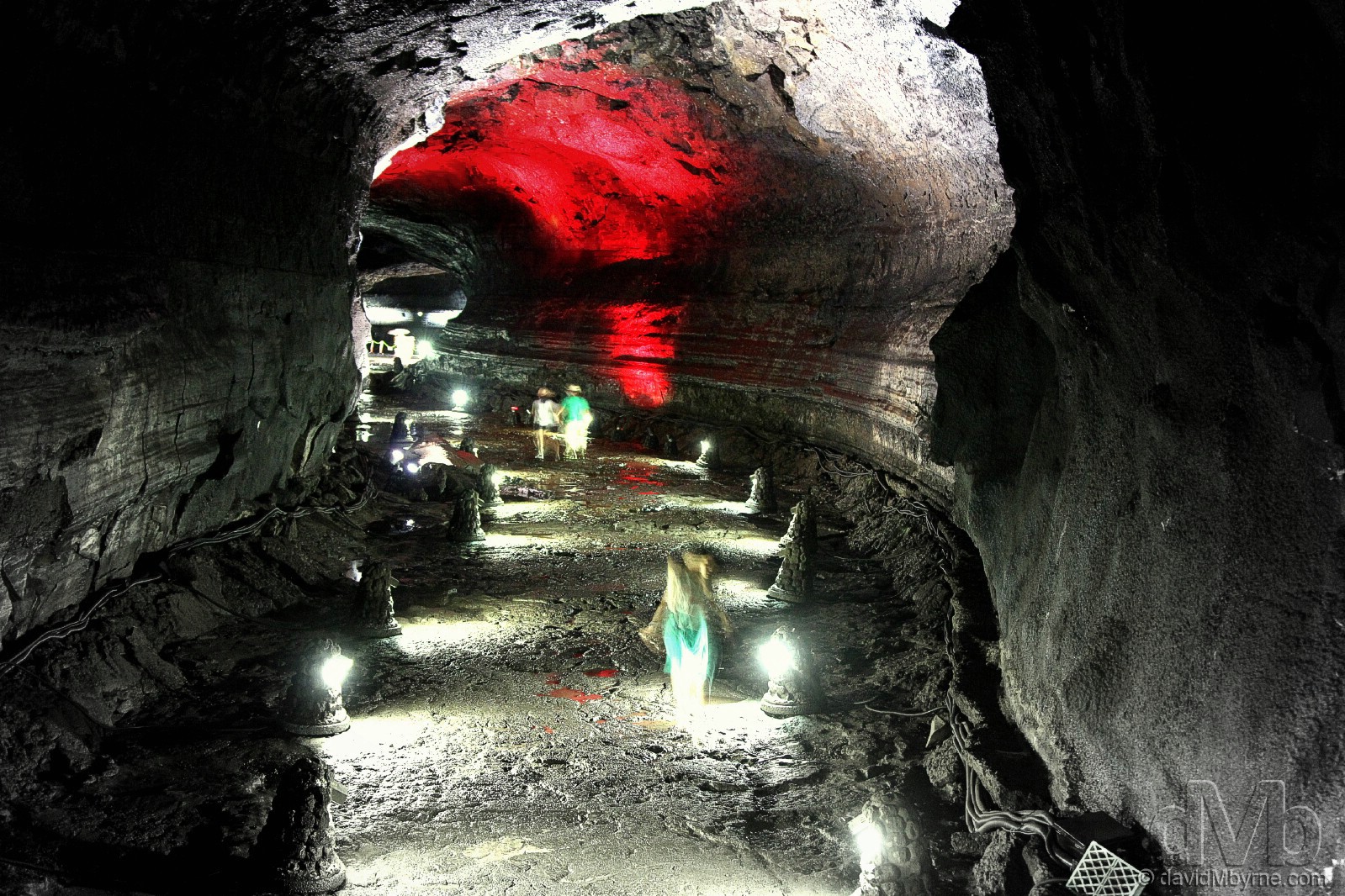 Inside the UNESCO-listed Manjanggul Lava-tube on Jeju-do (Jeju Island), South Korea. July 16th, 2011 (EOS 60D || Tamron 28-75mm || 28mm, 1sec, f/2.8, iso1600)